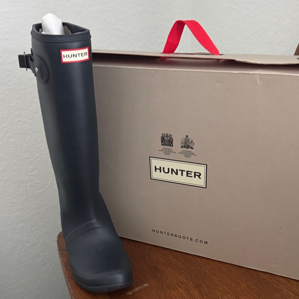 Hunter Black Tall Gloss Rubber Rain Boots - Picture 3 of 3